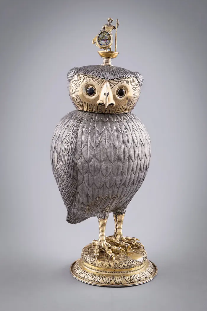 Eule aus gold und silber
